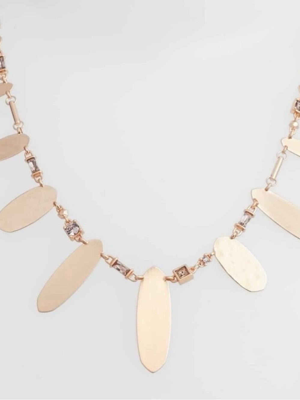 Kendra Scott Airella Adjustable Choker Necklace, featuring polished gold-tone - Picture 4 of 5